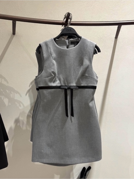 Zara Dresses & Skirts - Zara Light Gray Sleeveless Mini Dress with Black Waist Tie